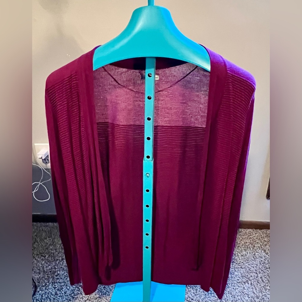 💜 BOGO Ladies Croft & Barrow Lightweight Cardigan - Purplish Burgundy- Size Larg